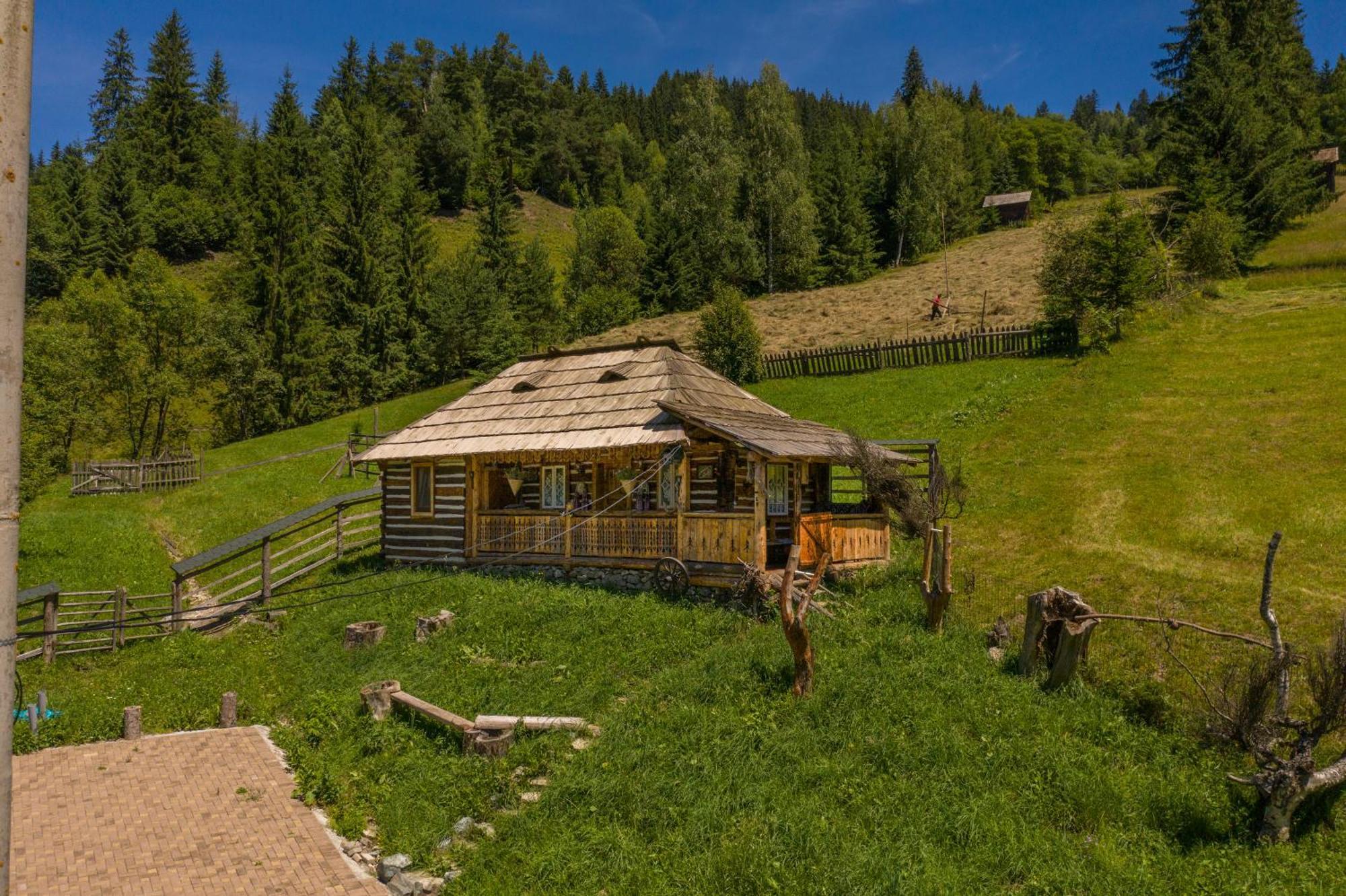 Casa Rustik Bucovina Villa Fundu Moldovei Exteriör bild